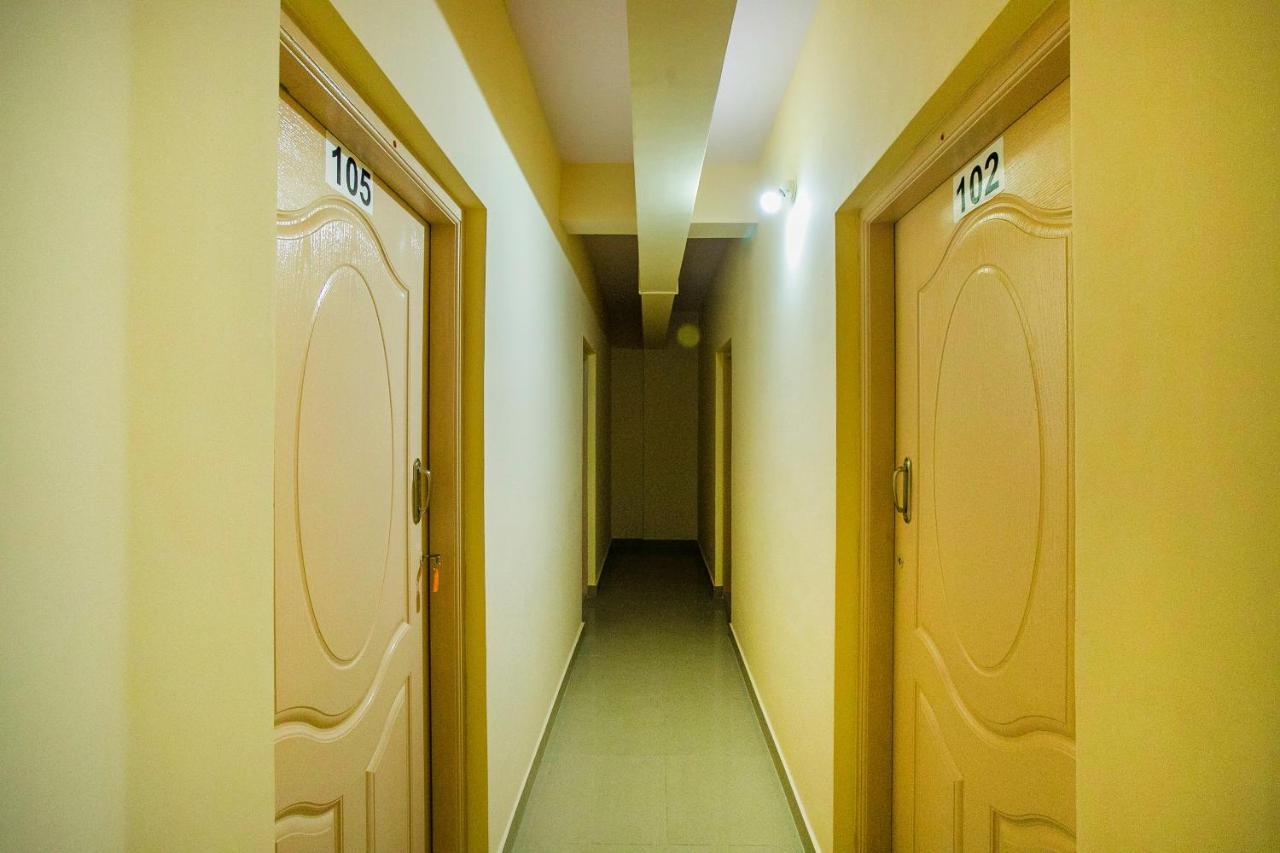 Oyo 25032 Seven Hills Guestline Hotel Bangalore Exterior foto